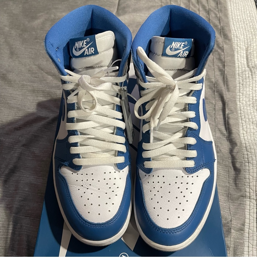 Air Jordan 1 high OG true blue